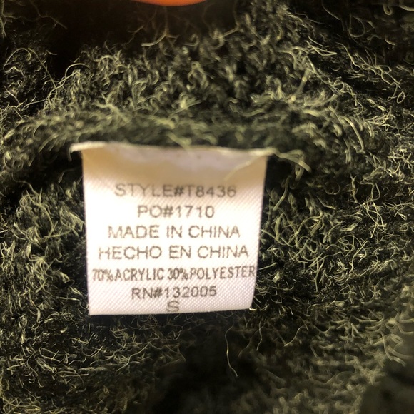 Lizard Thicket sweater. Size small. - Picture 5 of 5